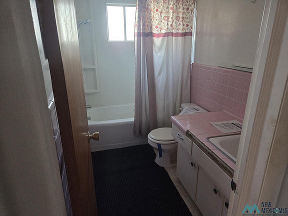 3rd image of 1522 Hogan St