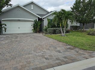 3034 NE Skyview Ln, Ocean Breeze, FL 34957