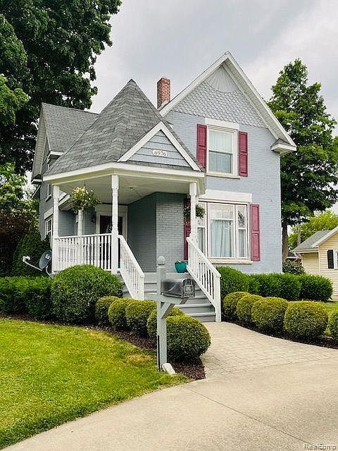 1st image of 6976 George St
