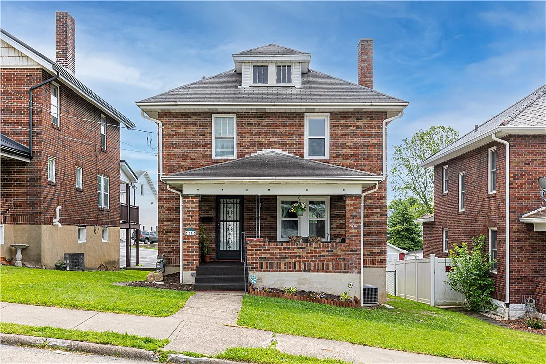 57 Laurel Ave photo 1