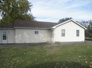 745 4th St, West Brooklyn, IL 61378