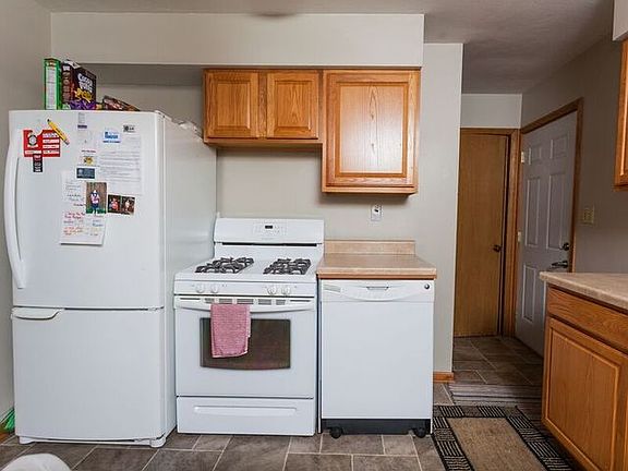 5th image of 3320 N Church St