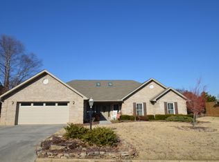 5005 Masters Dr, Maryville, TN 37801