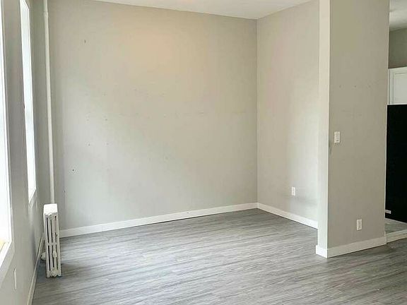 2nd image of 13 Prince St #1