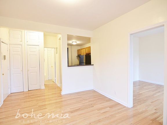 3rd image of 15 Wadsworth Ave APT 1D