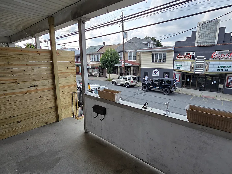 E Phillips St — Photo 3