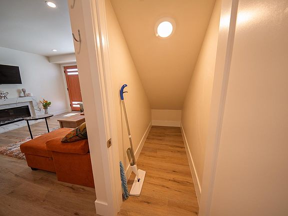 2nd image of 1541 W 65th St