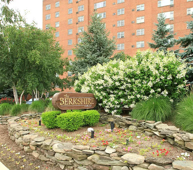 11820 Edgewater Dr #219 — Photo 2