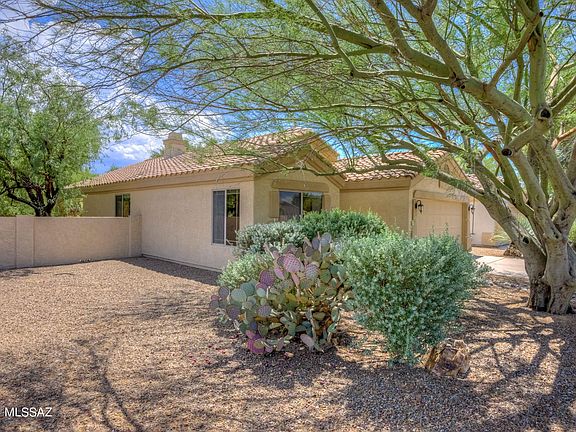 3rd image of 2330 N Emerald Lake Ct