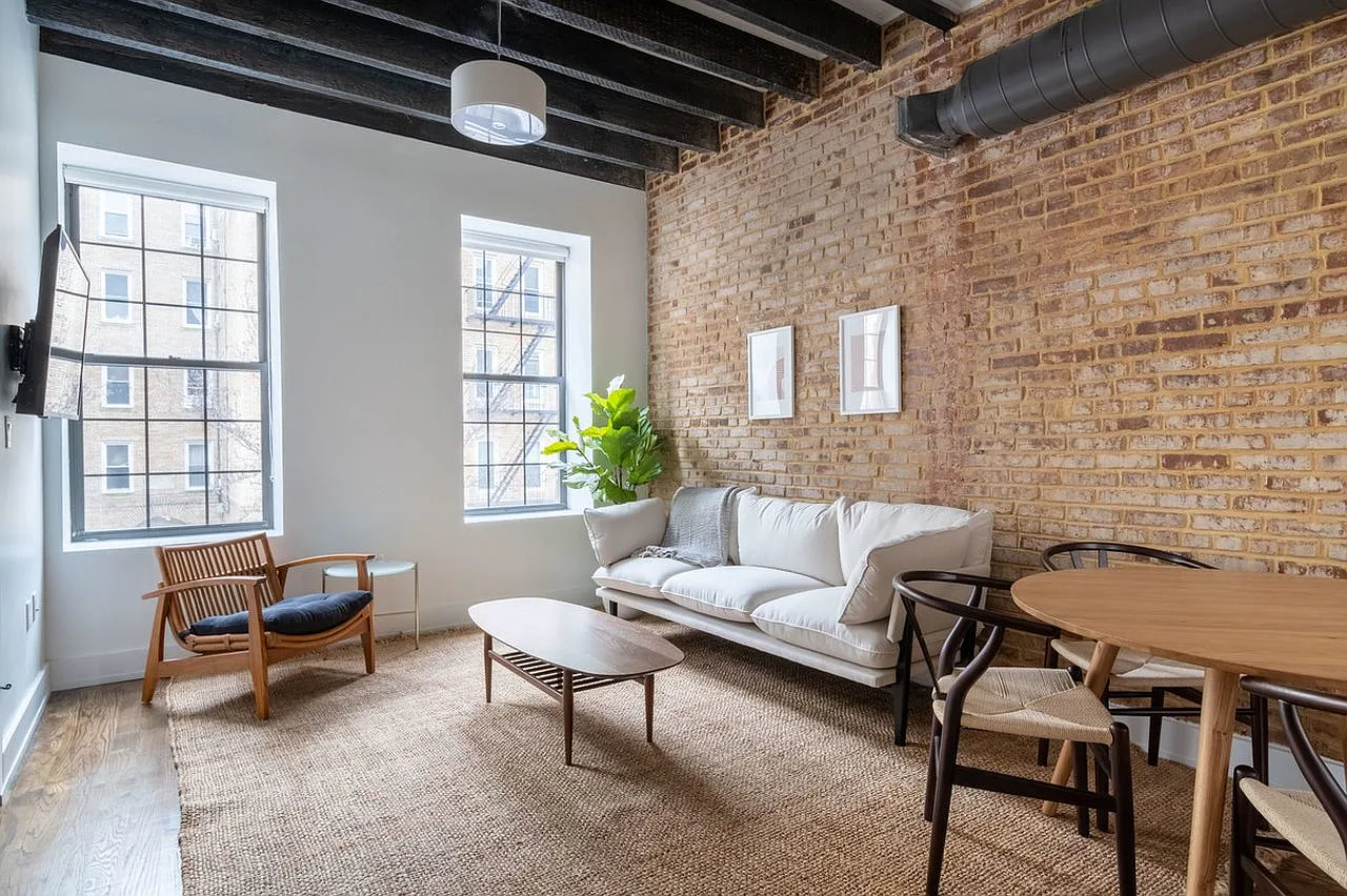 Contemporary ROOM at The Clark House — Photo 4