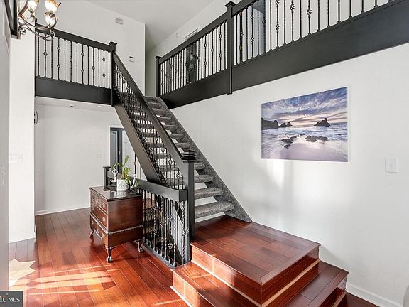 5th image of 276 Greentree Rd