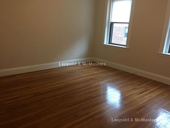 5th image of 86 Longwood Ave