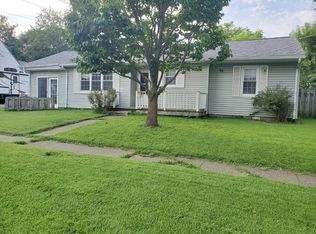 103 W King St, Fairfield, IL 62837