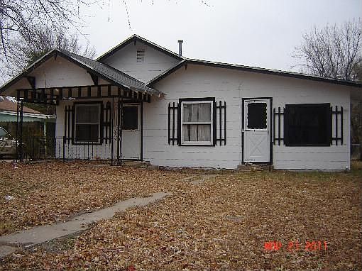 1st image of 915 N Olive St