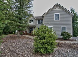 159 Skytop Rd, Pocono Pines, PA 18350