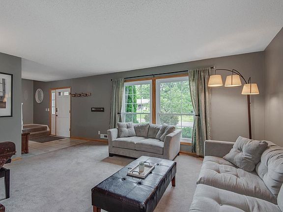 5th image of 13865 Glazier Ct