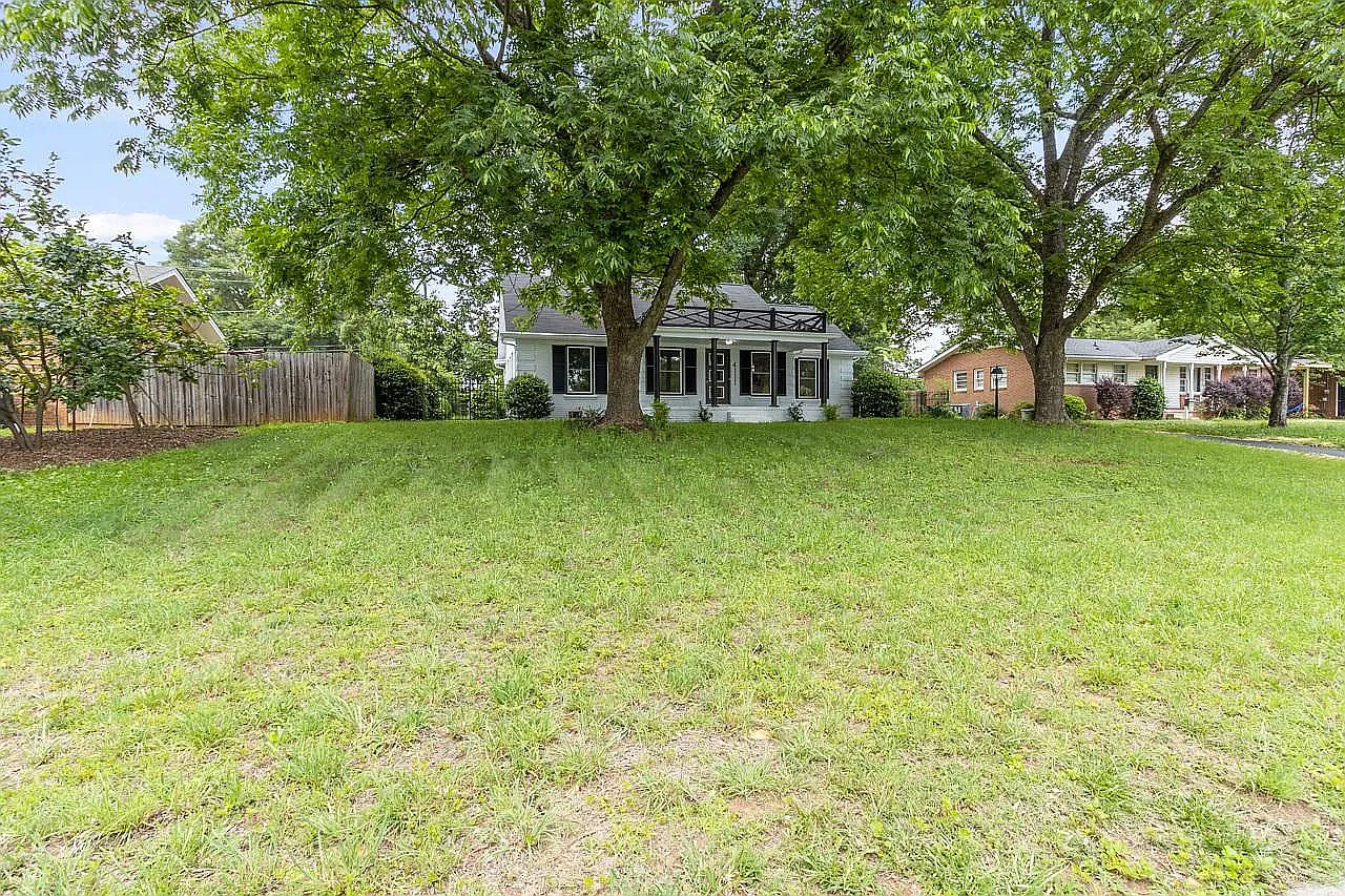 4 bed, 2010 sqft, $2,990 — Photo 1