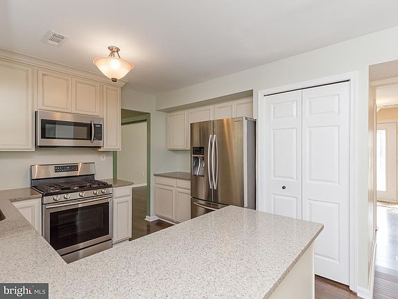 5th image of 5603 Cambridge Dr