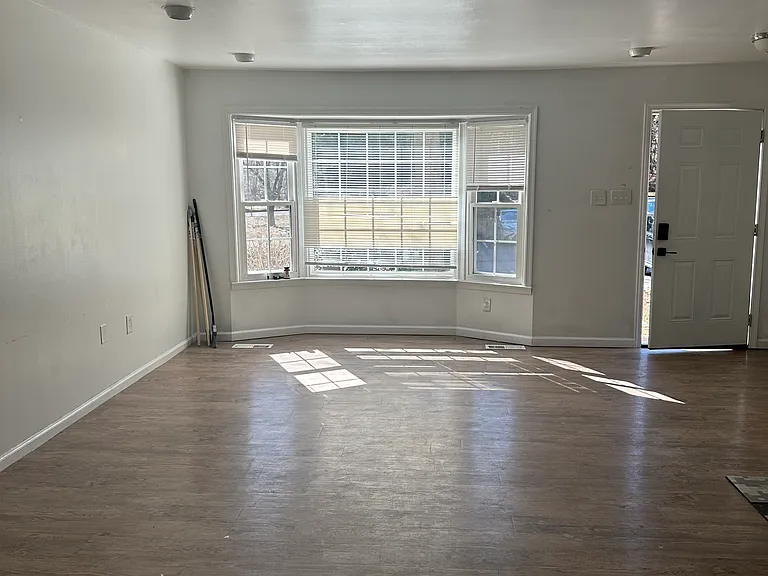 6913 Woodstream Ln — Photo 5