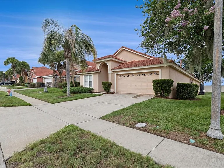 1346 Solana Cir — Photo 3