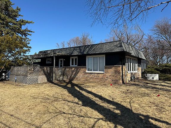 3rd image of 2740 N Cedar Rd