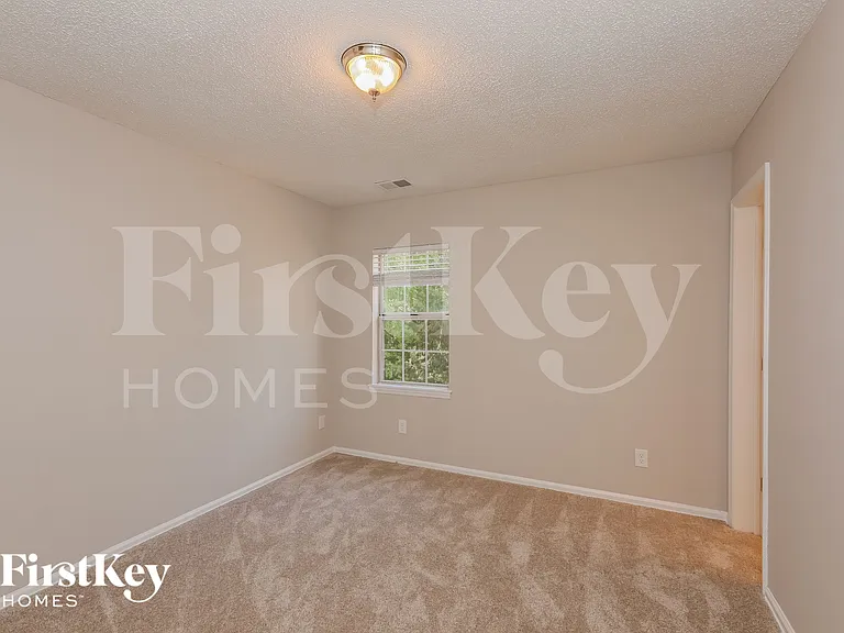 13835 Poppleton Ct — Photo 12
