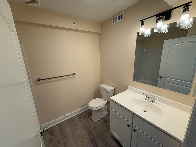 115 Main St #7 — Photo 7