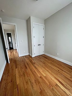 5th image of 481 Evergreen Ave #1RR