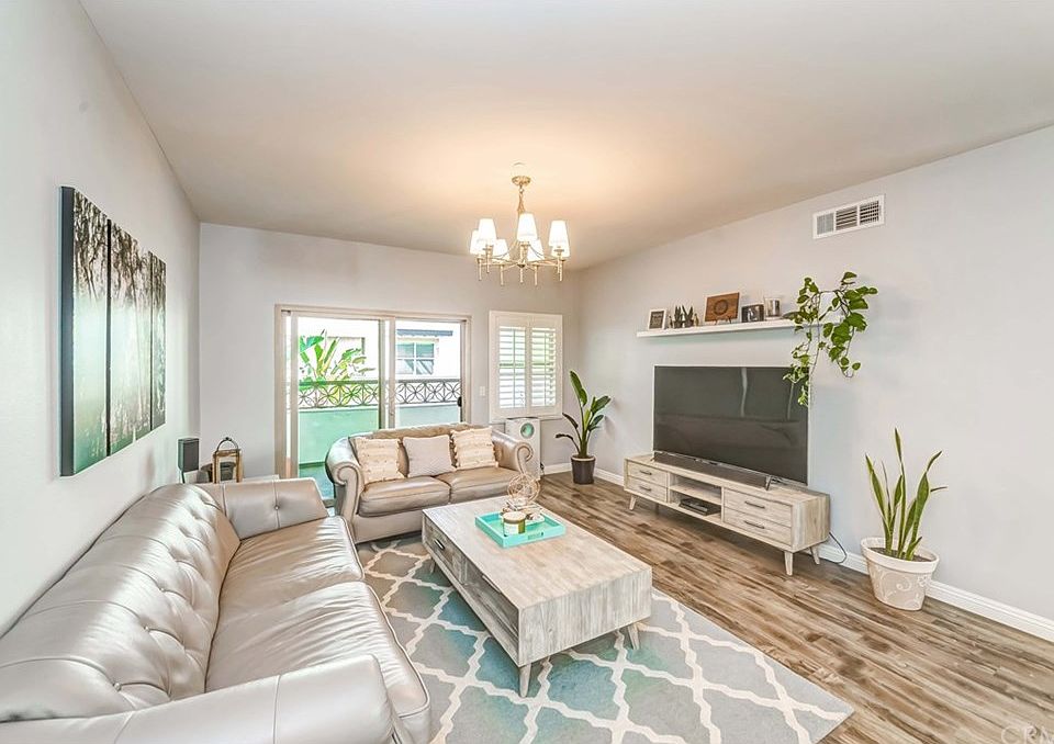 1st image of 421 S Anaheim Blvd Unit 3