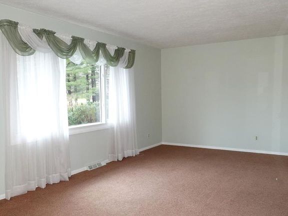 5th image of 13000 Stanfield Dr