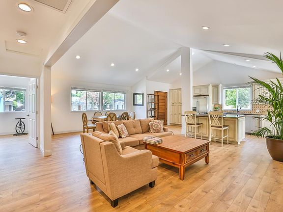 2nd image of 5333 Veloz Ave