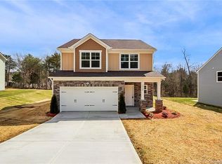 13126 Circle Dr, Charlotte, NC 28262