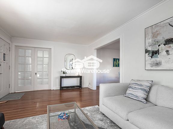 5th image of 306 E 66th Ter