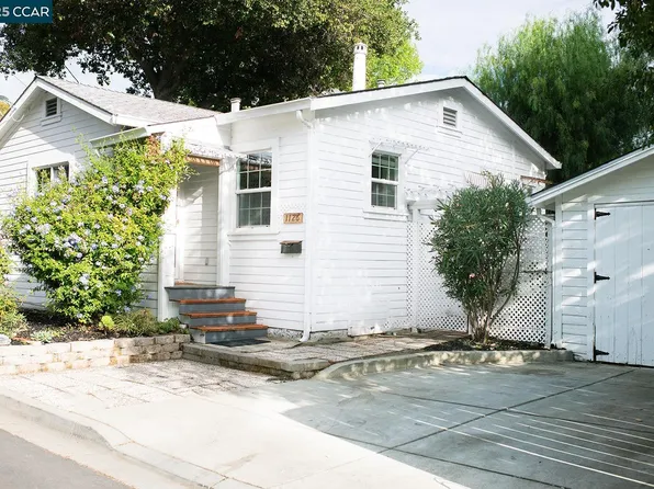 1126 Henrietta St, Martinez, CA 94553