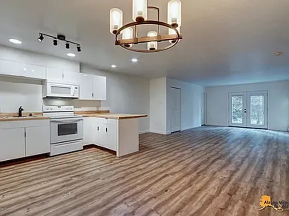 2708 Collie Hill Way #B, Anchorage, AK 99504