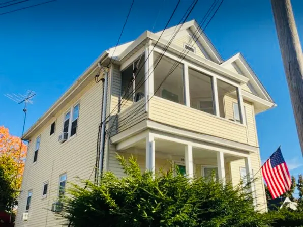 90 Greenwood St, Cranston, RI 02910