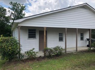 319 W Cliff St, Wallace, NC 28466