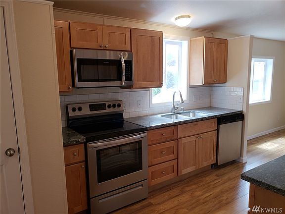 3rd image of 18905 99th Avenue Ct E