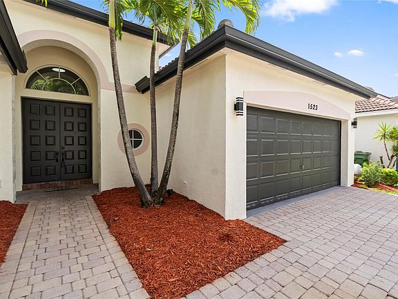 2nd image of 1523 SW 161st Avenue