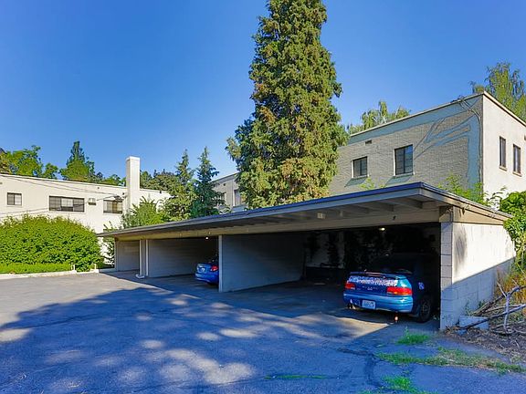 4th image of 909 S Walnut St #1721040a3