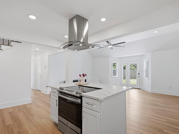 5th image of 5734 Cullen Blvd