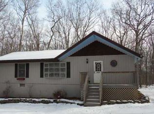 118 Forest View Dr, Hawley, PA 18428