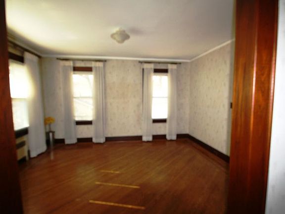 4th image of 39 Brookwood Dr