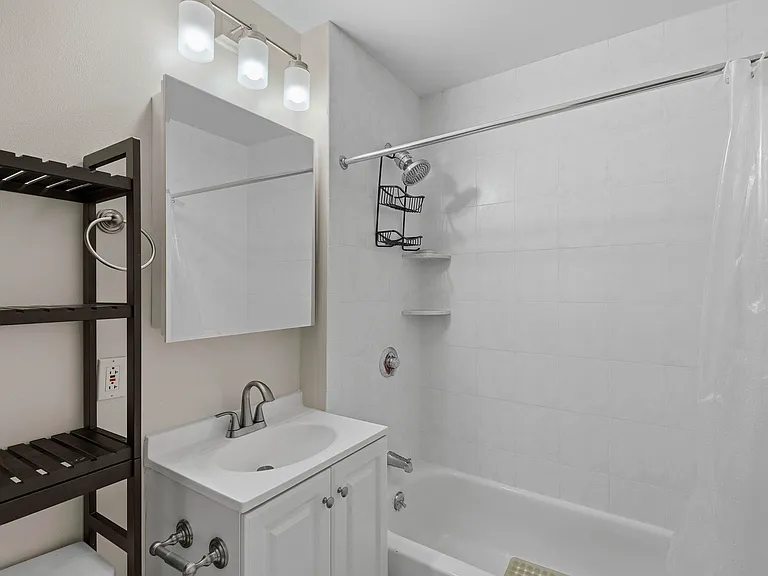 416 Grand St #3B — Photo 22