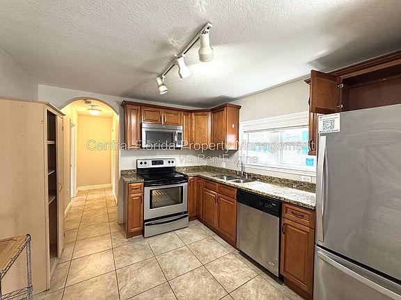 4th image of 1509 Palmway St