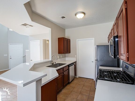 4th image of 5378 Runningbrook Rd