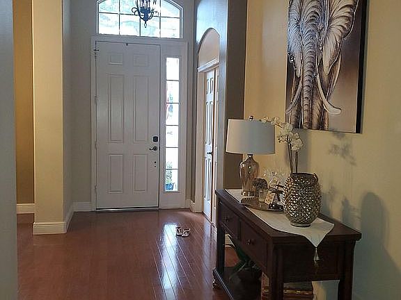 5th image of 415 E Blue Water Edge Dr