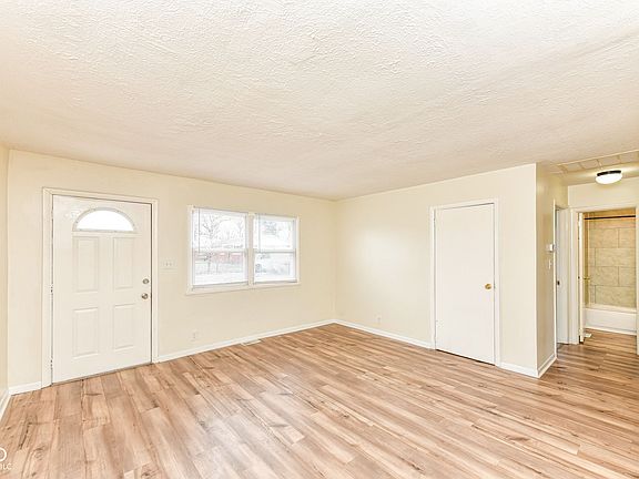 4th image of 3140 Asbury St