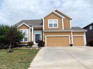25724 W 143rd Ter, Olathe, KS 66061