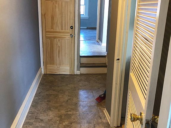 5th image of 2938 W Girard Ave